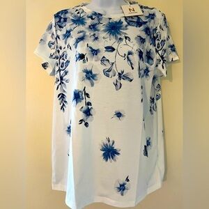 NoraCora Blue and White  Soft Floral Short Sleeve Top Women’s Medium New w/tags